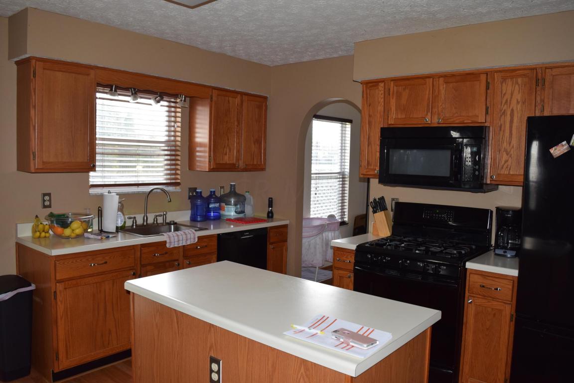 199 Monarch Drive, Pataskala, OH 43062