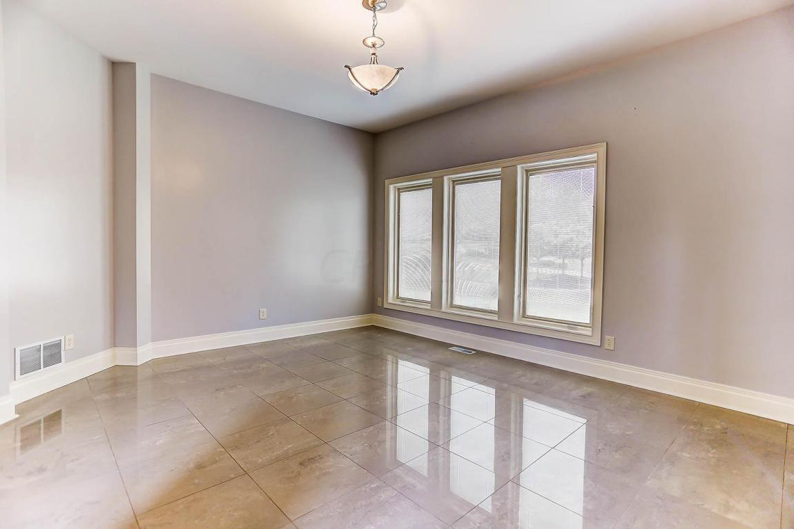 1602 Strathshire Hall Pl., Powell, OH 43065