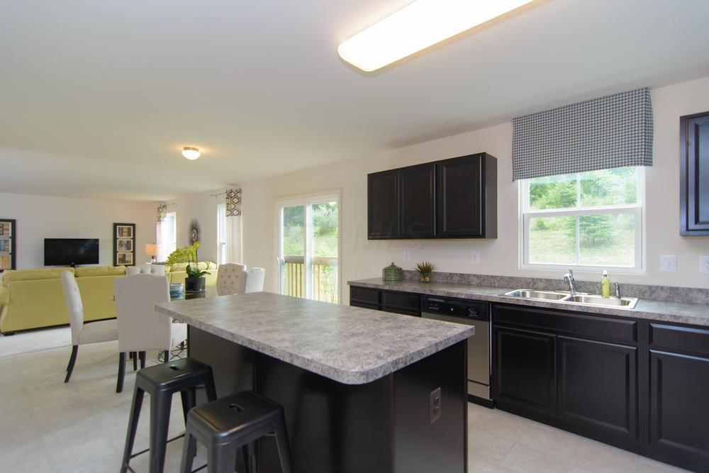 2575 Sun Ridge Court, Lancaster, OH 43130