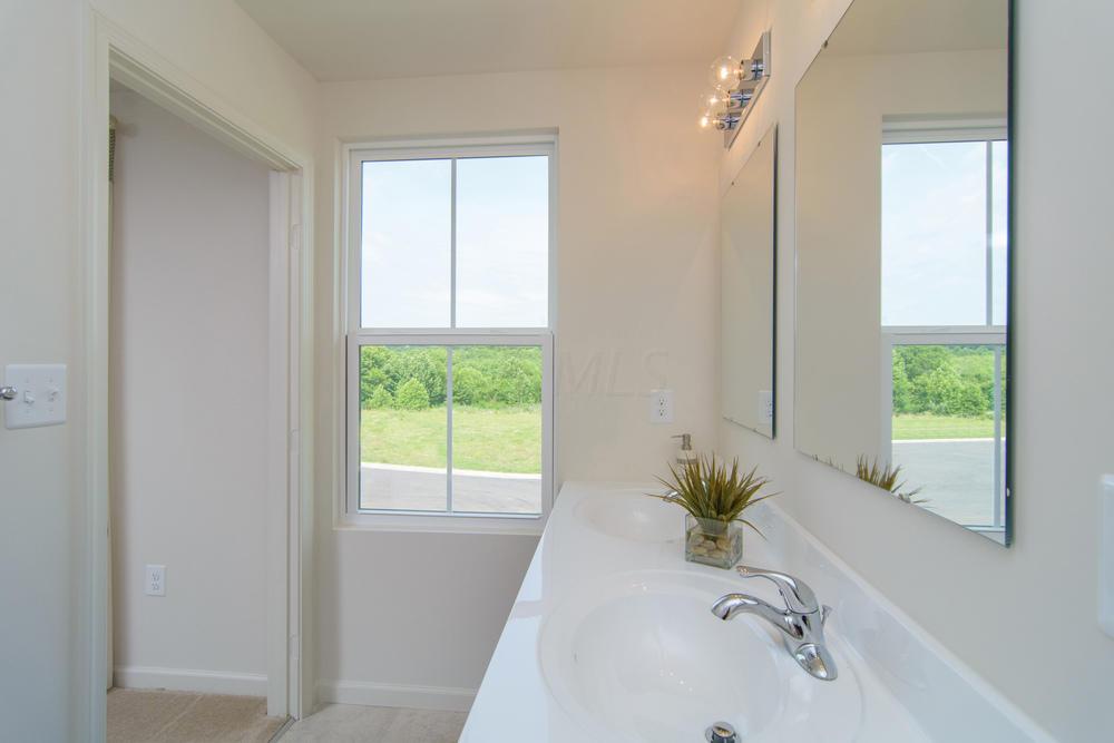 2575 Sun Ridge Court, Lancaster, OH 43130