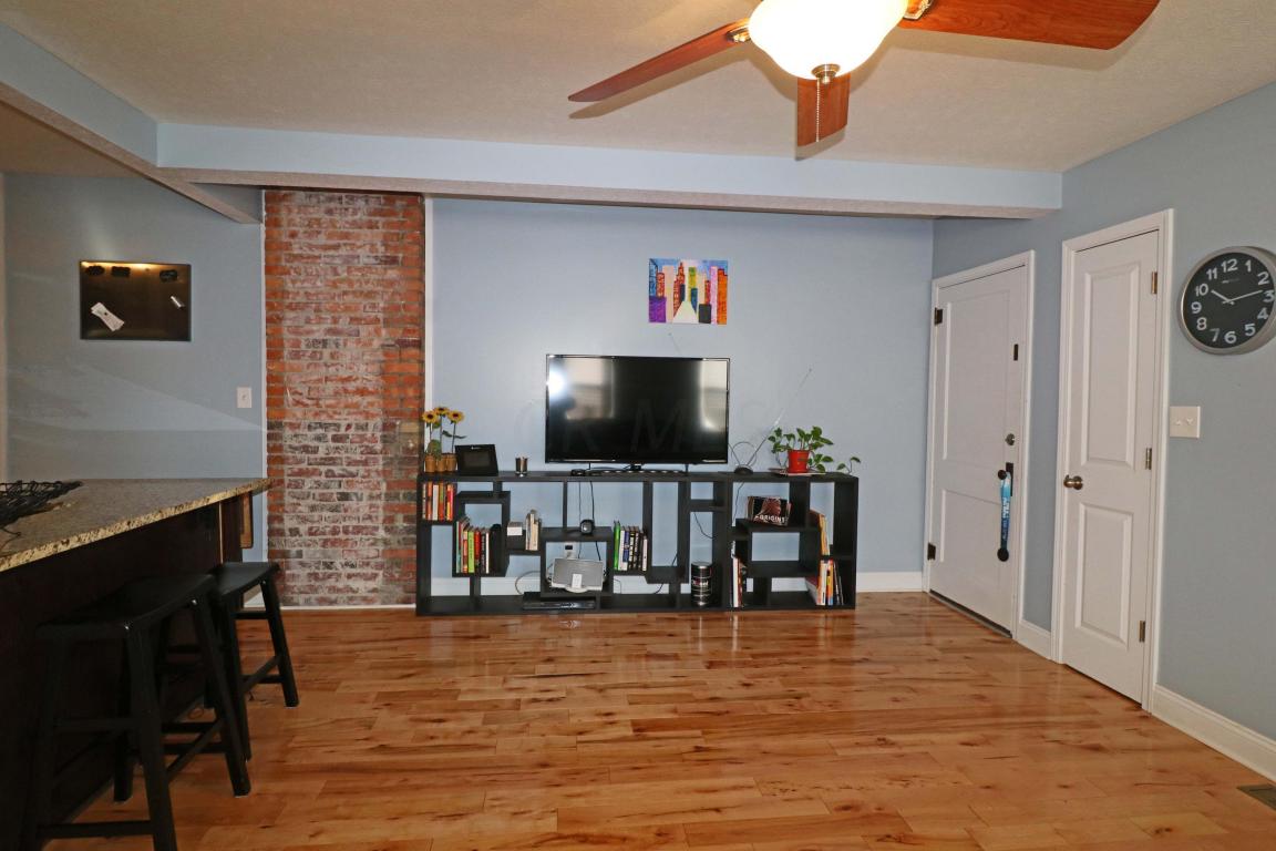 1073 Northwest Boulevard, Columbus, OH 43212