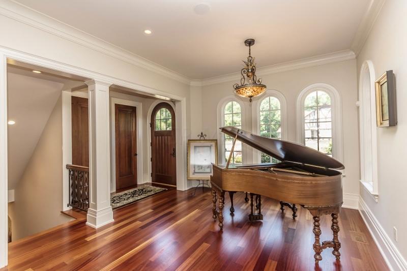 4899 Oldbridge Drive, Upper Arlington, OH 43220