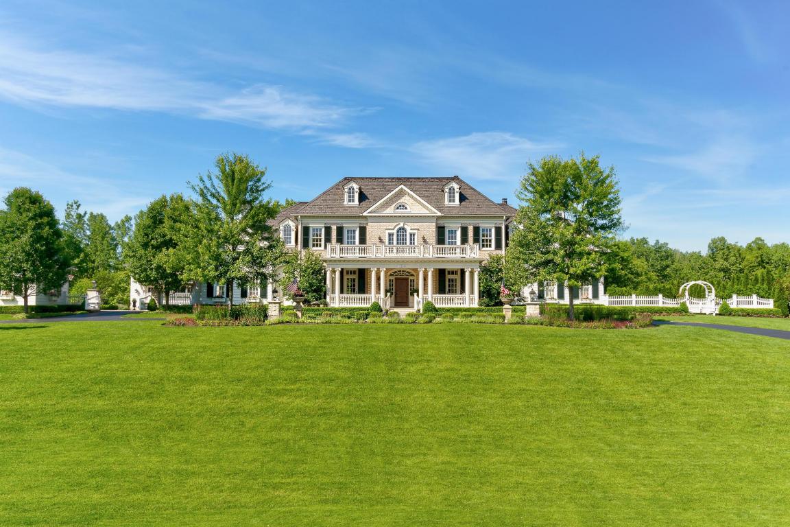 2335 Lane Woods Drive, Upper Arlington, OH 43221