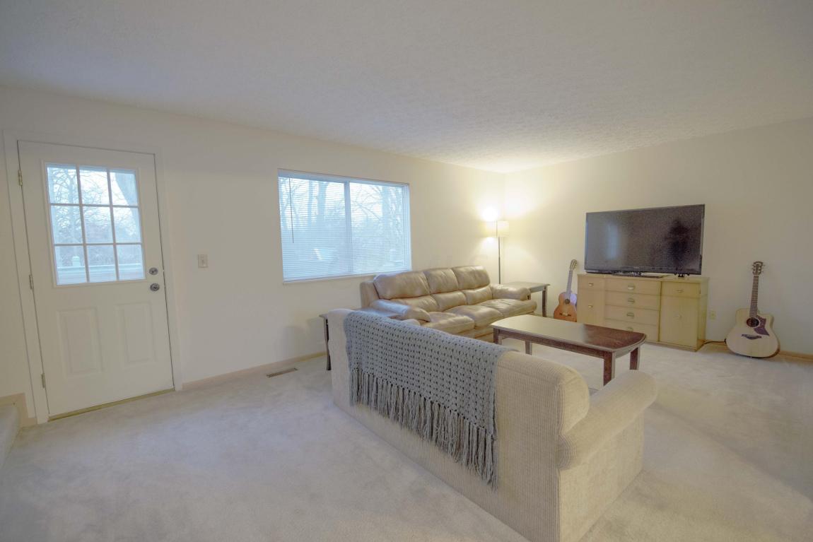 2258 Green Island Drive, Columbus, OH 43228