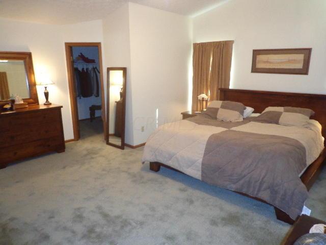 1605 Sunglade Court, Columbus, OH 43235