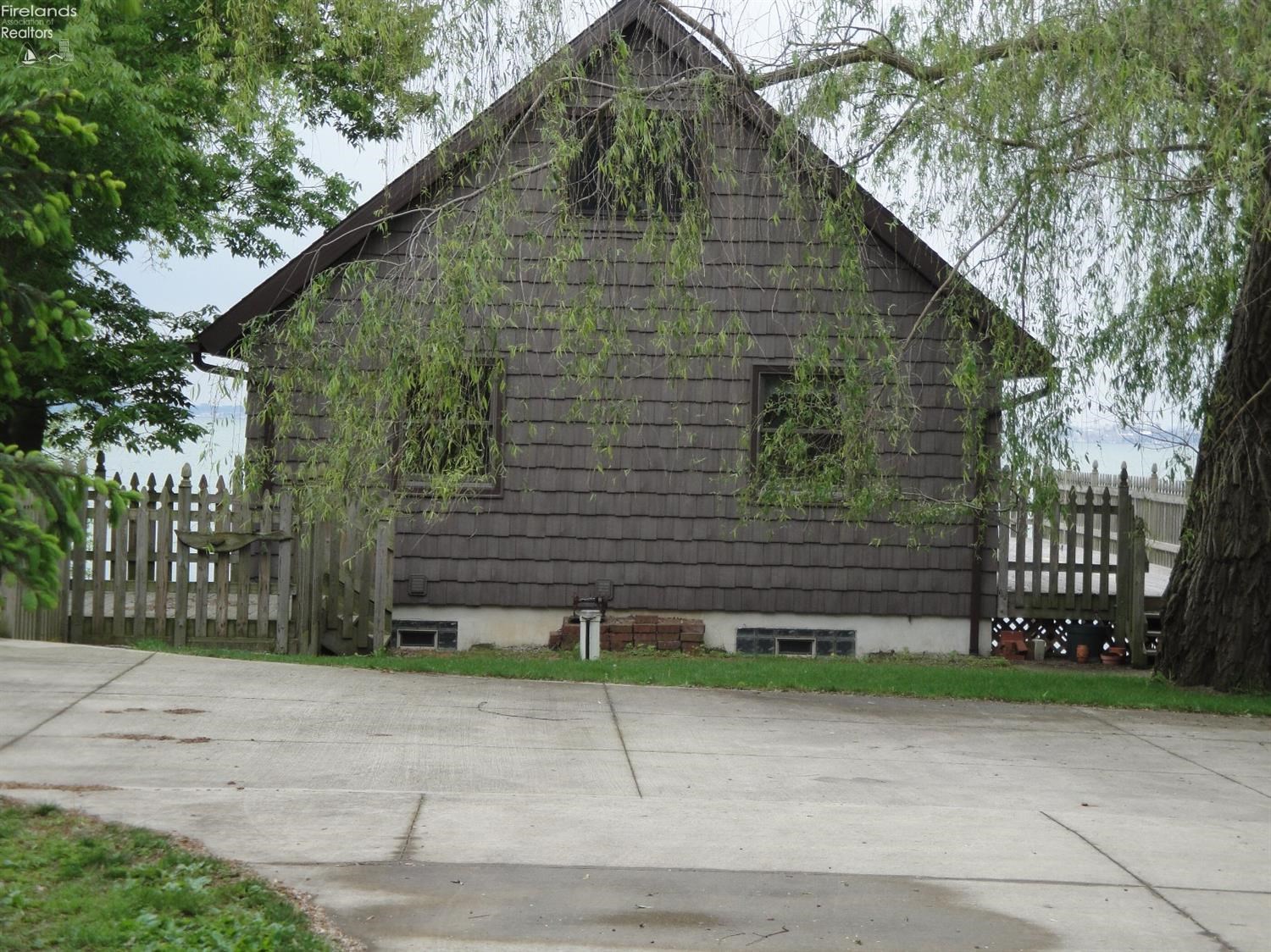 4470 South Memorial Shoreway Drive, Marblehead, OH 43440