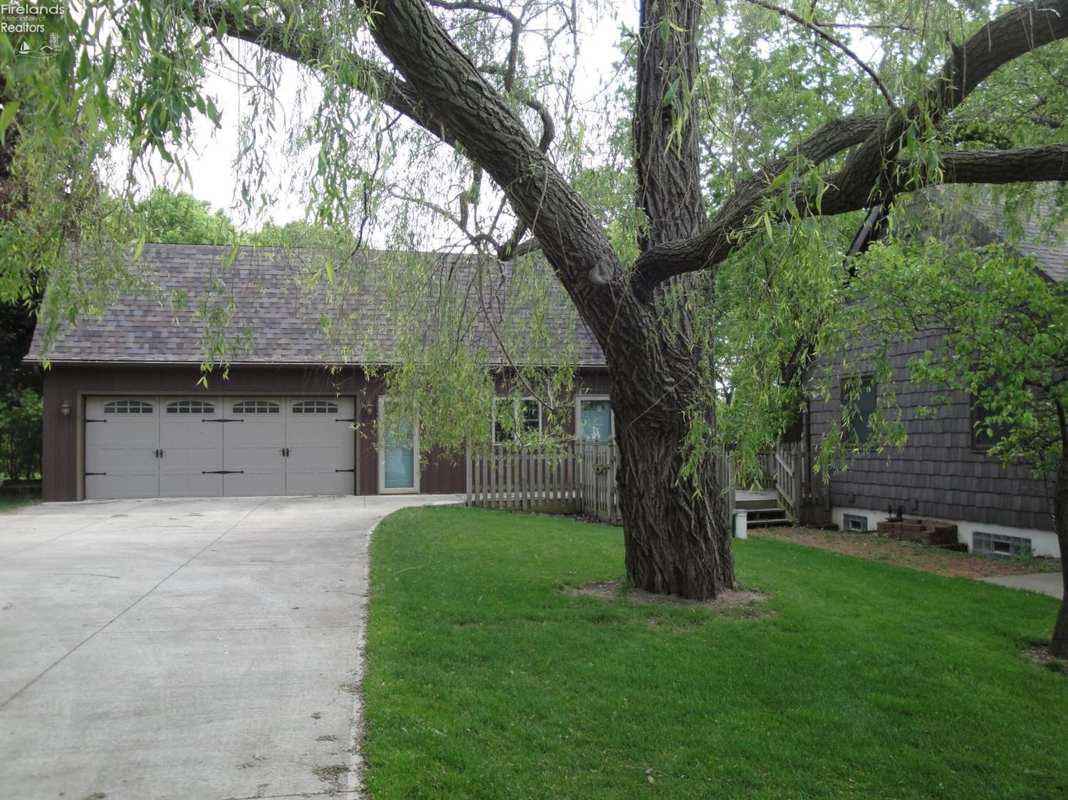 4470 South Memorial Shoreway Drive, Marblehead, OH 43440