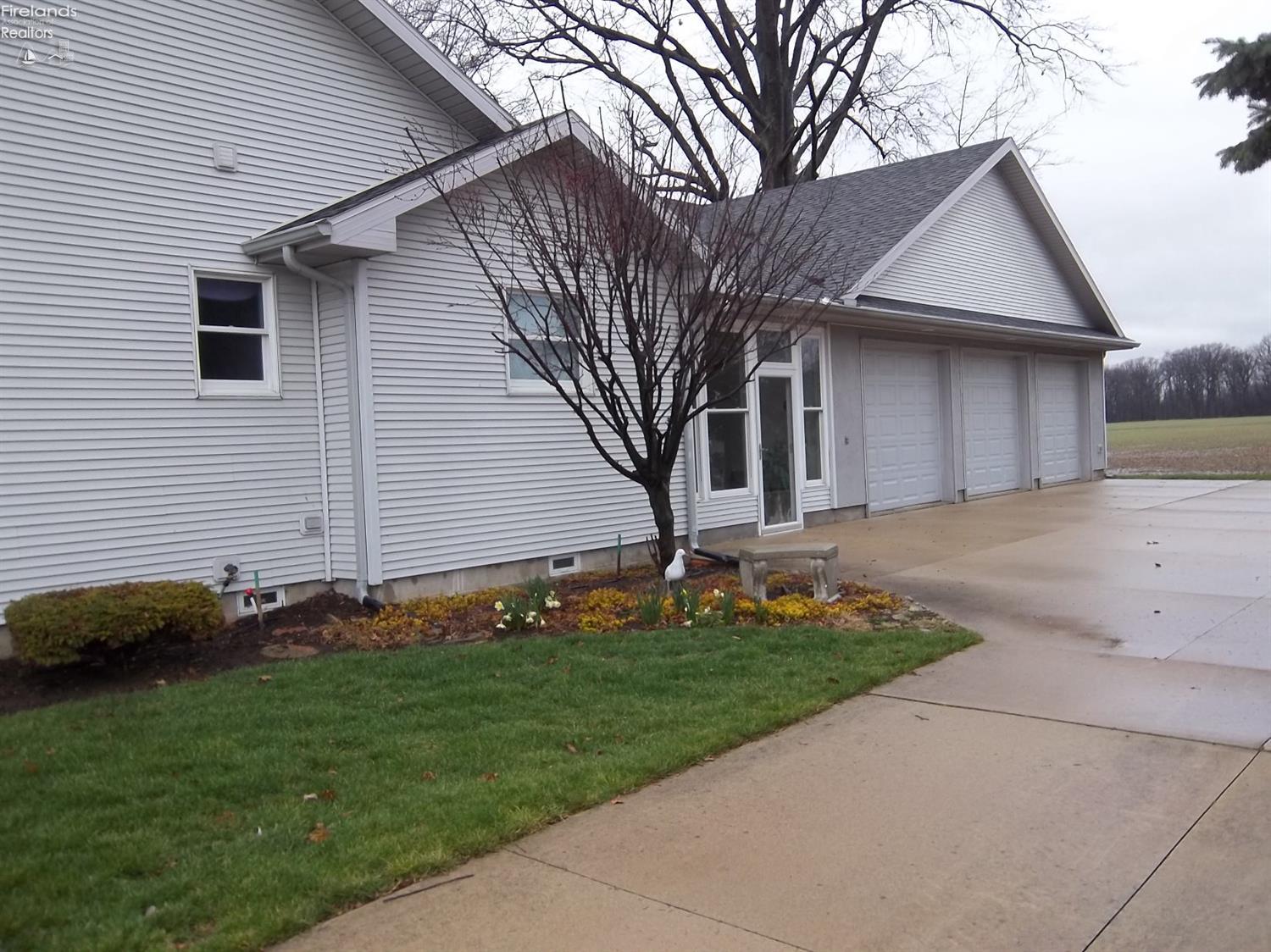 322 East Main Street, Oak Harbor, OH 43449