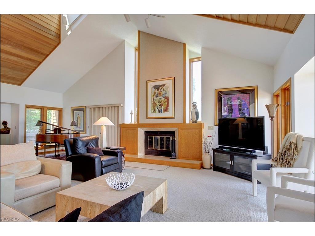 4955 East Cliff Rd, Port Clinton, OH 43452