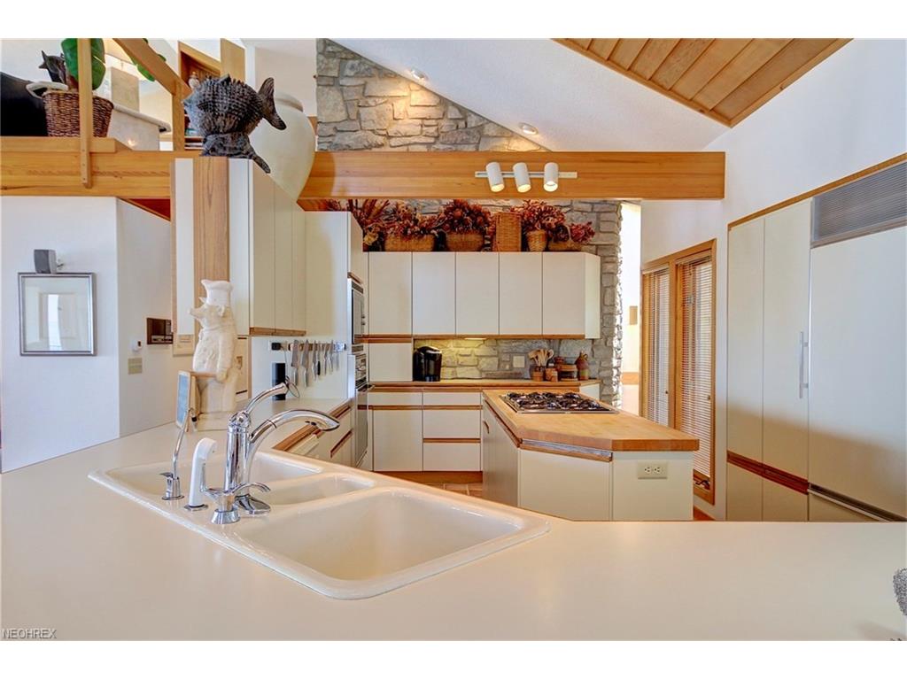 4955 East Cliff Rd, Port Clinton, OH 43452