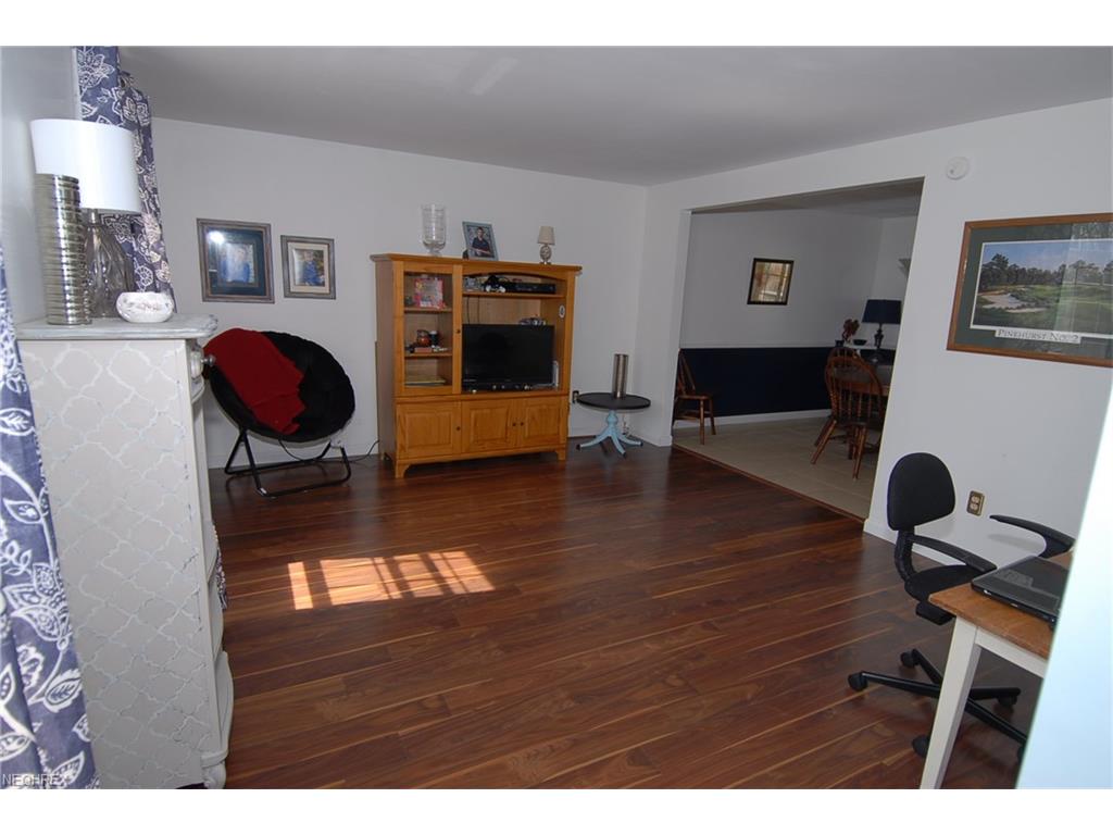 2875 Stanway Dr, Zanesville, OH 43701