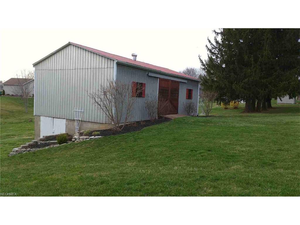 335 Marsha Ln, Zanesville, OH 43701