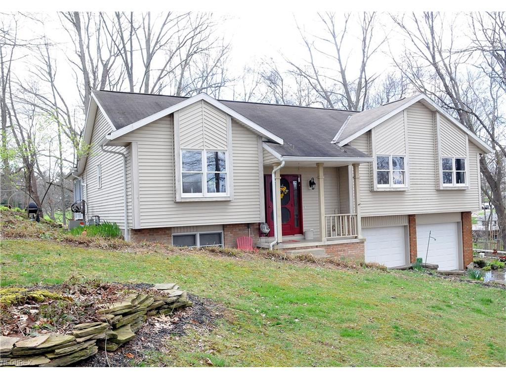 3182 Hiawatha Dr, Zanesville, OH 43701