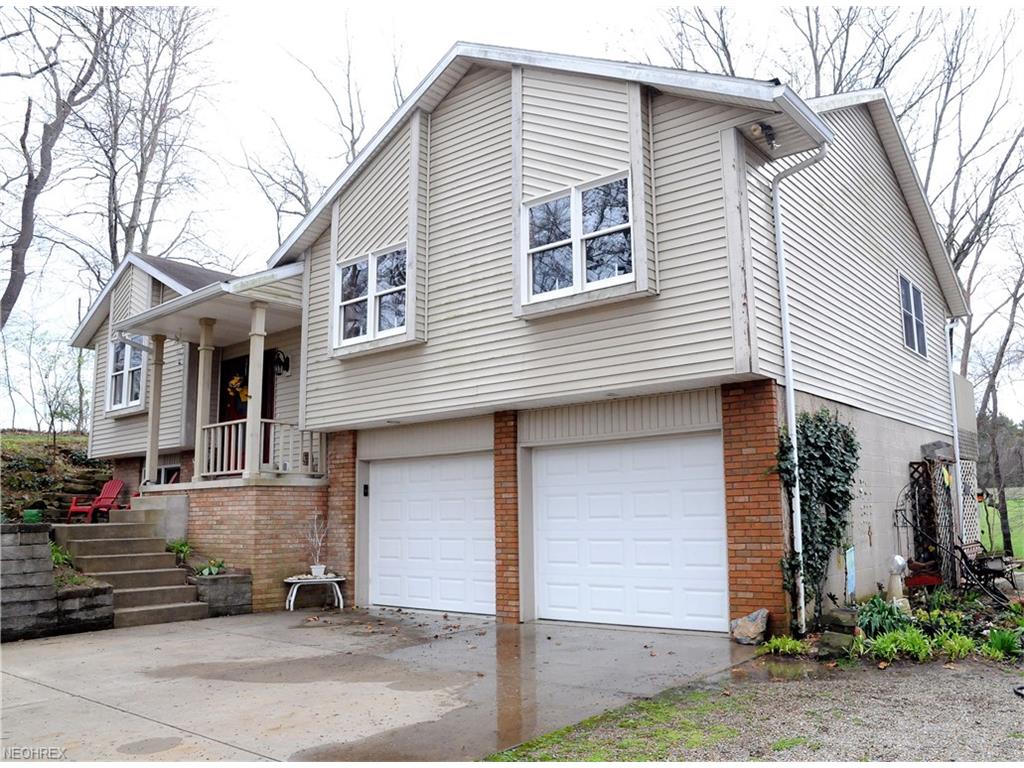 3182 Hiawatha Dr, Zanesville, OH 43701