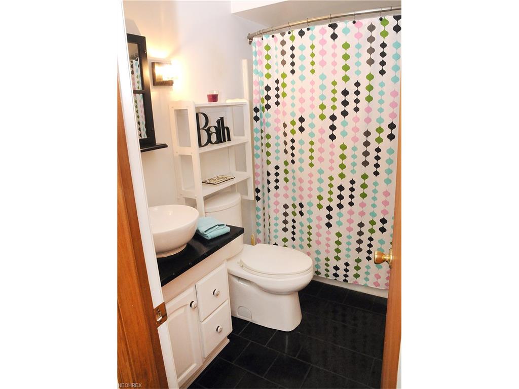 3182 Hiawatha Dr, Zanesville, OH 43701