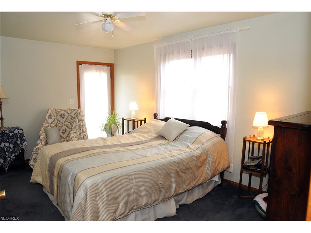 3182 Hiawatha Dr, Zanesville, OH 43701