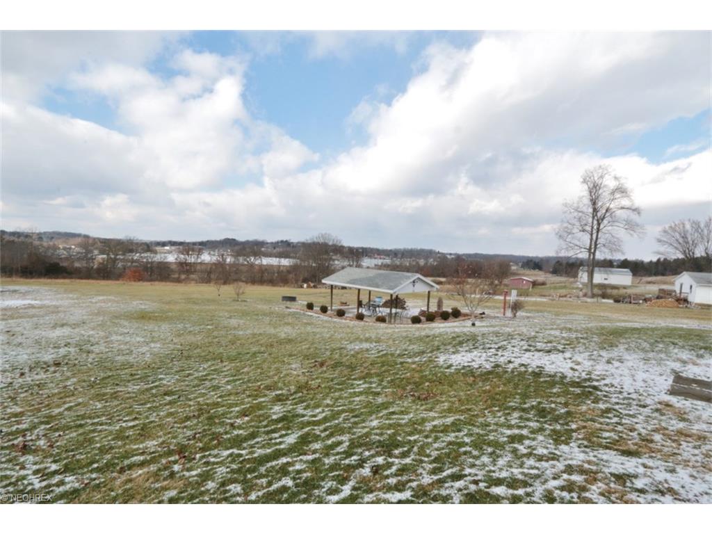 3015 Shaw Rd, Zanesville, OH 43701