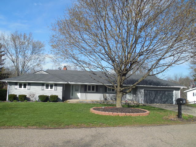 740 Ridgewood Dr., Coshocton, OH 43812