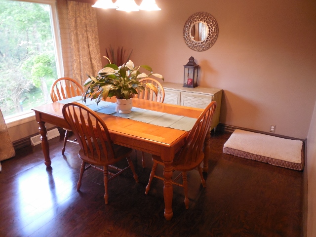 740 Ridgewood Dr., Coshocton, OH 43812
