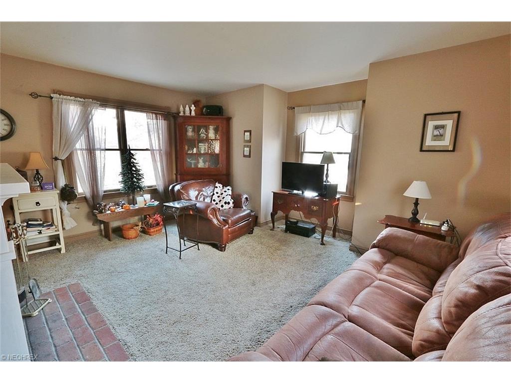 2530 Carol Ln, Dresden, OH 43821