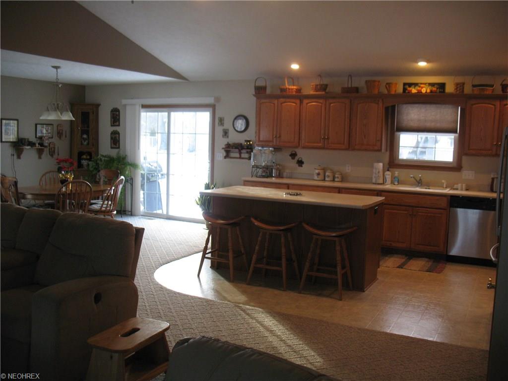 21773 Star Lite Dr, West Lafayette, OH 43845