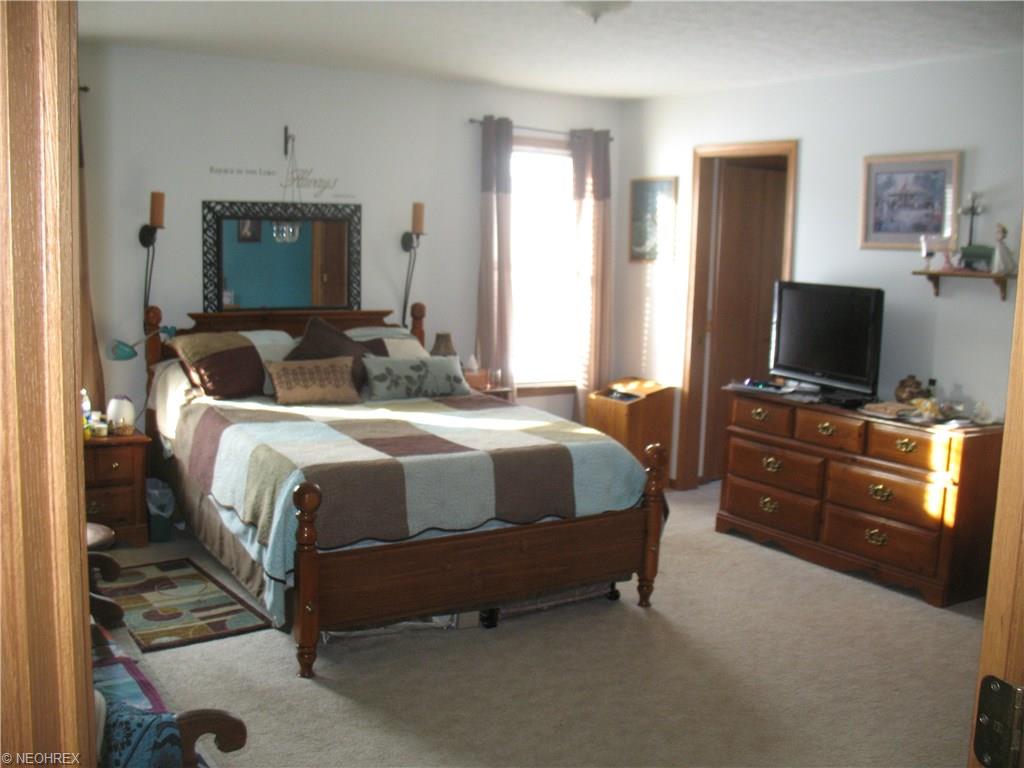 21773 Star Lite Dr, West Lafayette, OH 43845