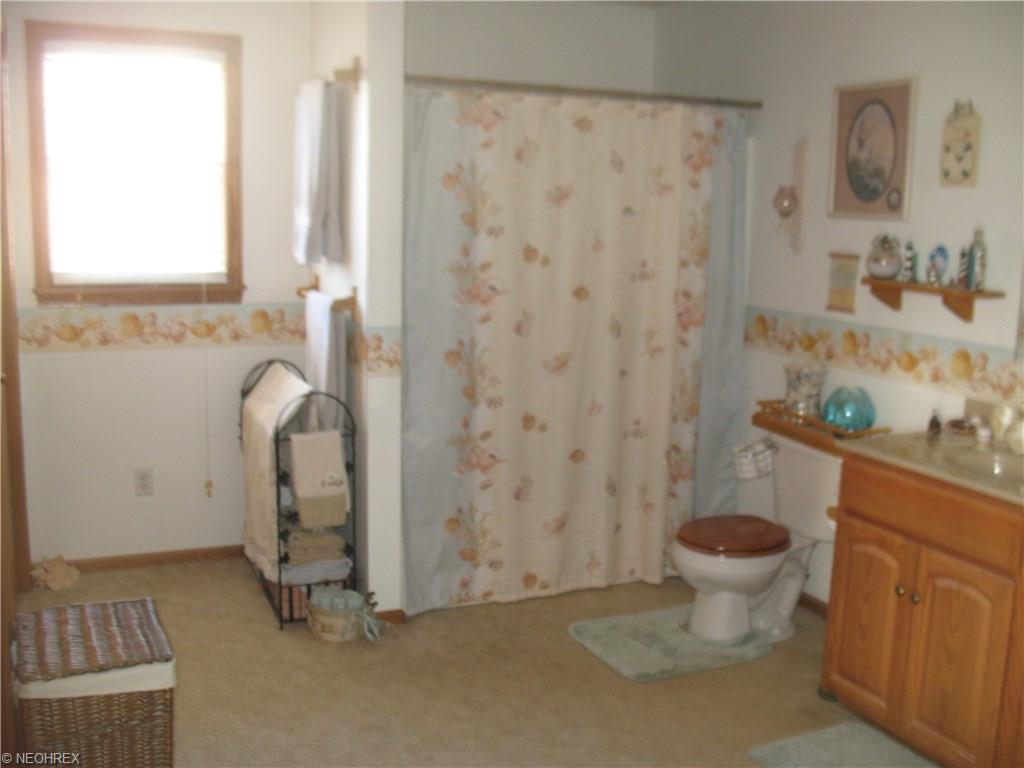 21773 Star Lite Dr, West Lafayette, OH 43845