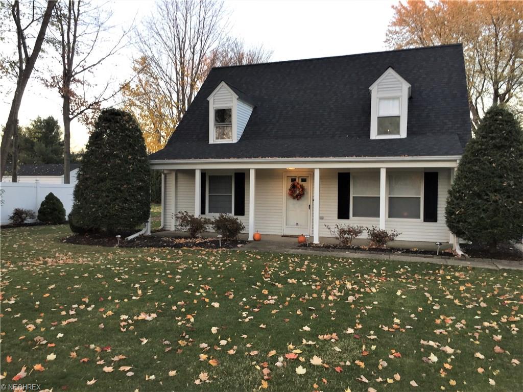 1863 Greenbrier Dr, Ashtabula, OH 44004