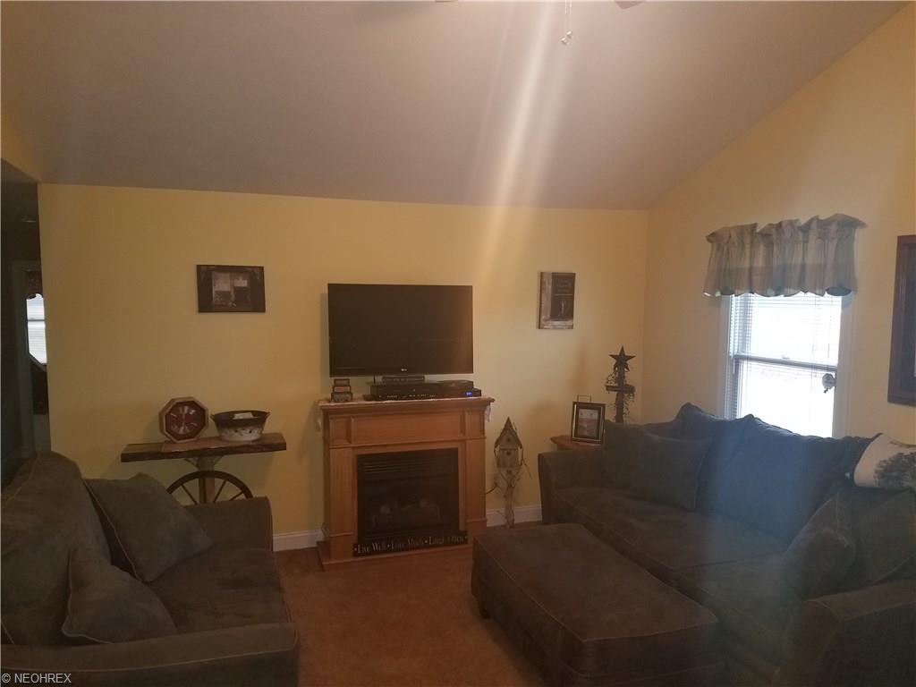 3021 Ninety Rd, Ashtabula, OH 44004