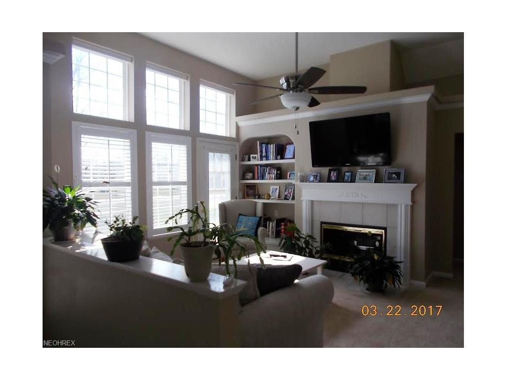 43 Community Dr, Avon Lake, OH 44012