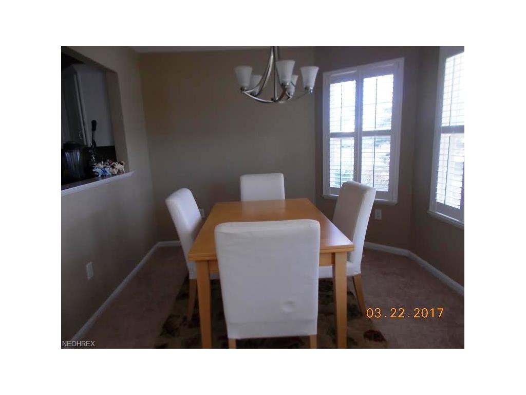 43 Community Dr, Avon Lake, OH 44012