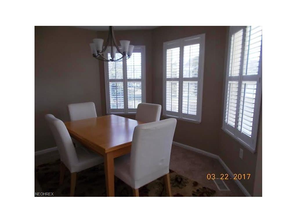 43 Community Dr, Avon Lake, OH 44012