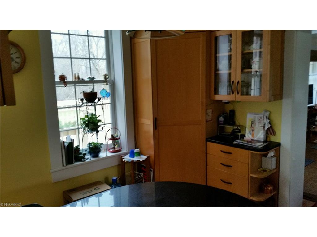 515 North Rocky River Dr, Berea, OH 44017
