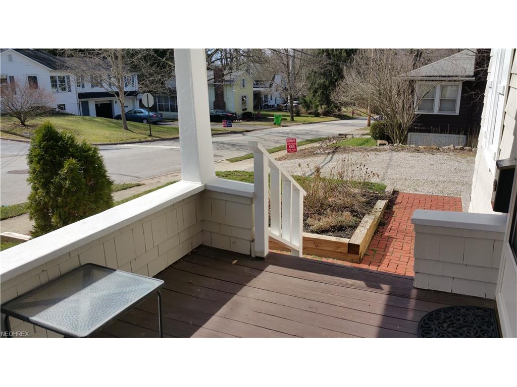 106 Olive St, Chagrin Falls, OH 44022