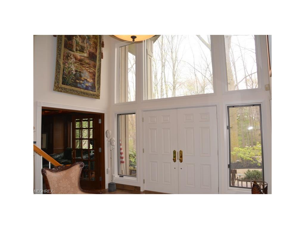70Easton Ln, Moreland Hills, OH 44022