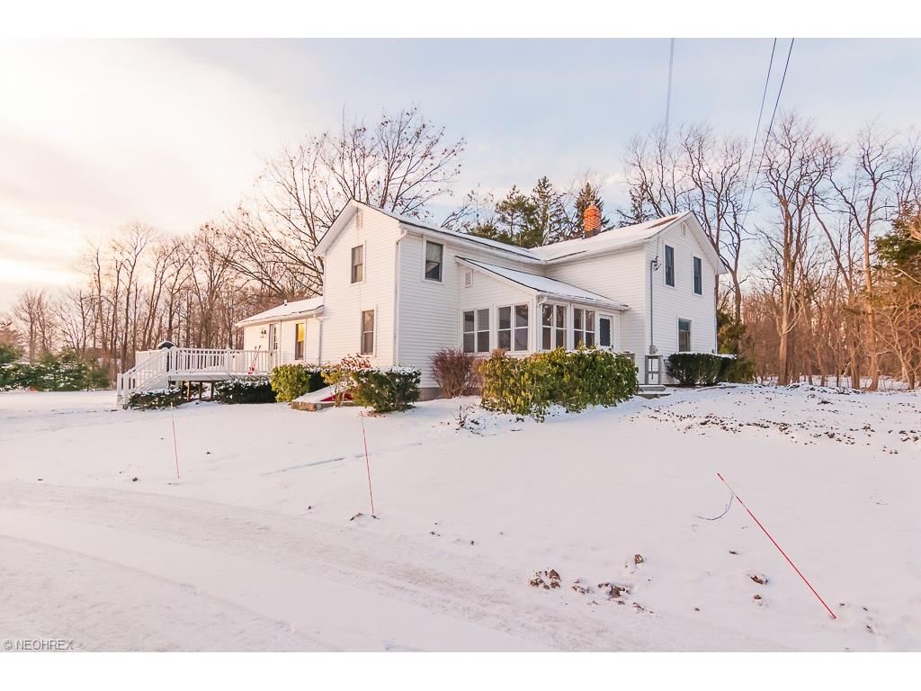 9750 Auburn Rd, Chardon, OH 44024