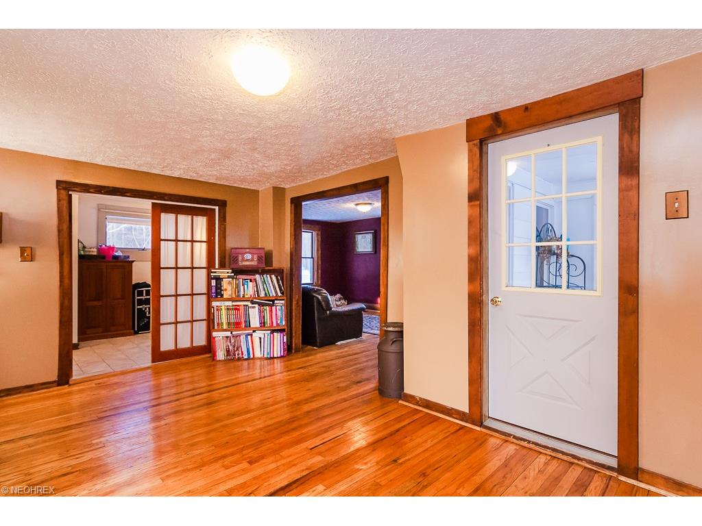 9750 Auburn Rd, Chardon, OH 44024