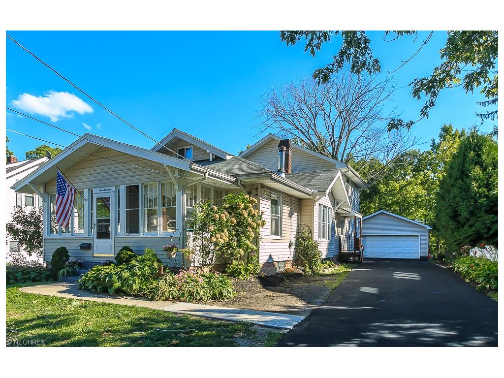 114 Moffet Ave, Chardon, OH 44024