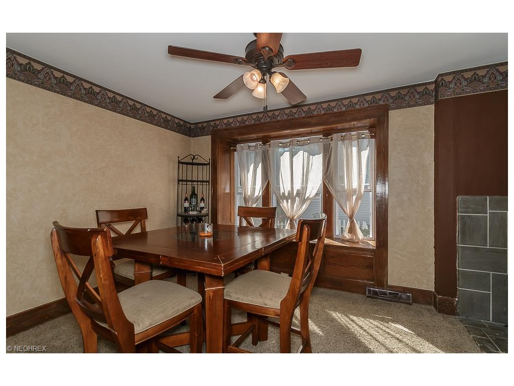 114 Moffet Ave, Chardon, OH 44024