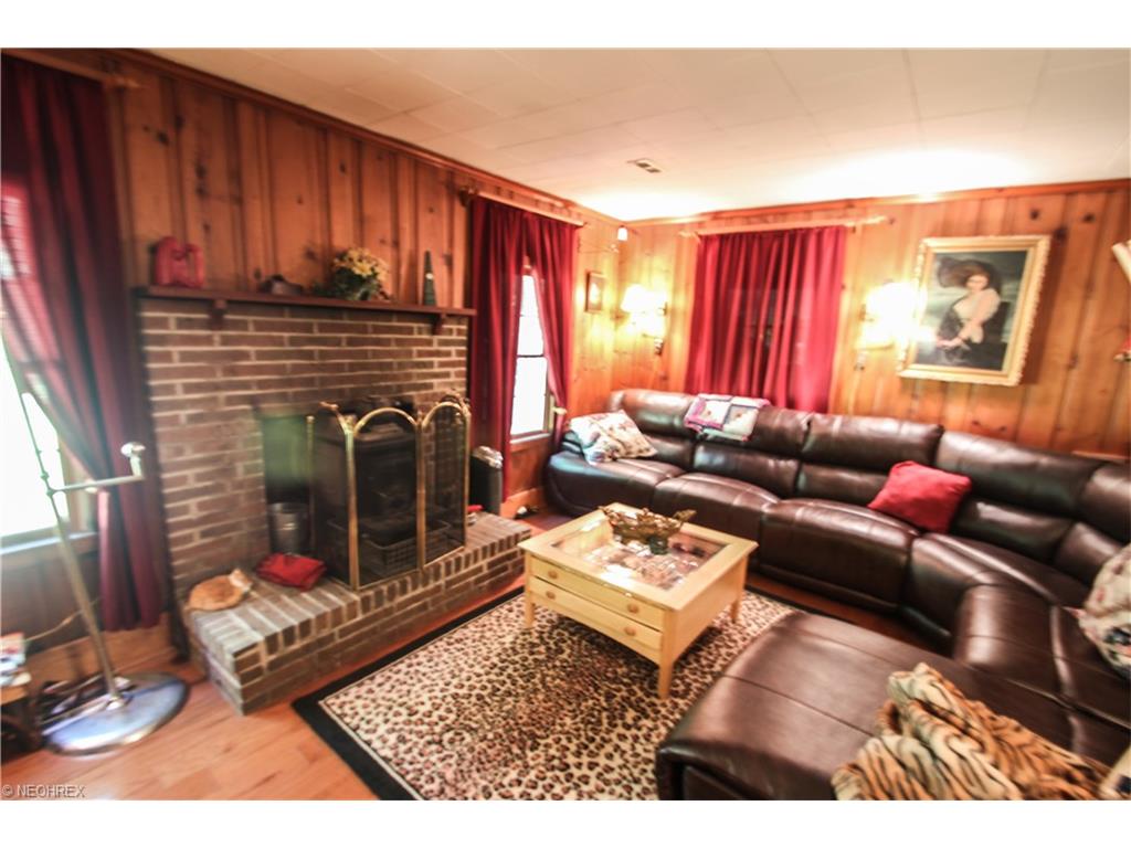 10402 Mayfield Rd, Chesterland, OH 44026