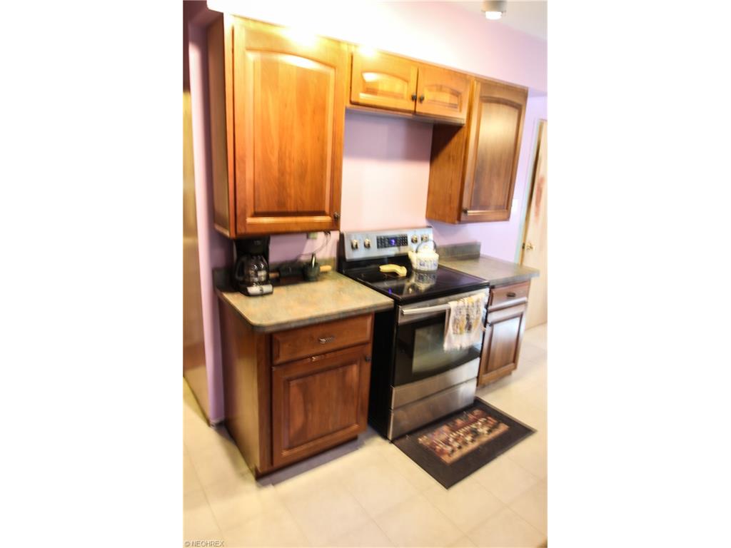 10402 Mayfield Rd, Chesterland, OH 44026