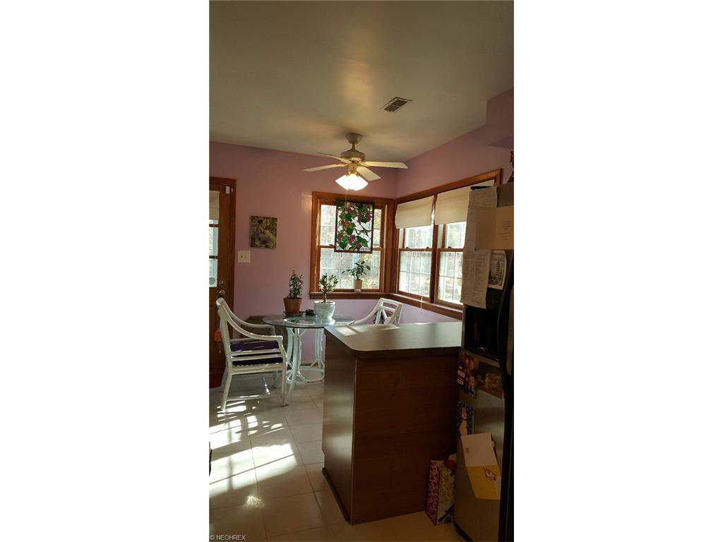 10402 Mayfield Rd, Chesterland, OH 44026