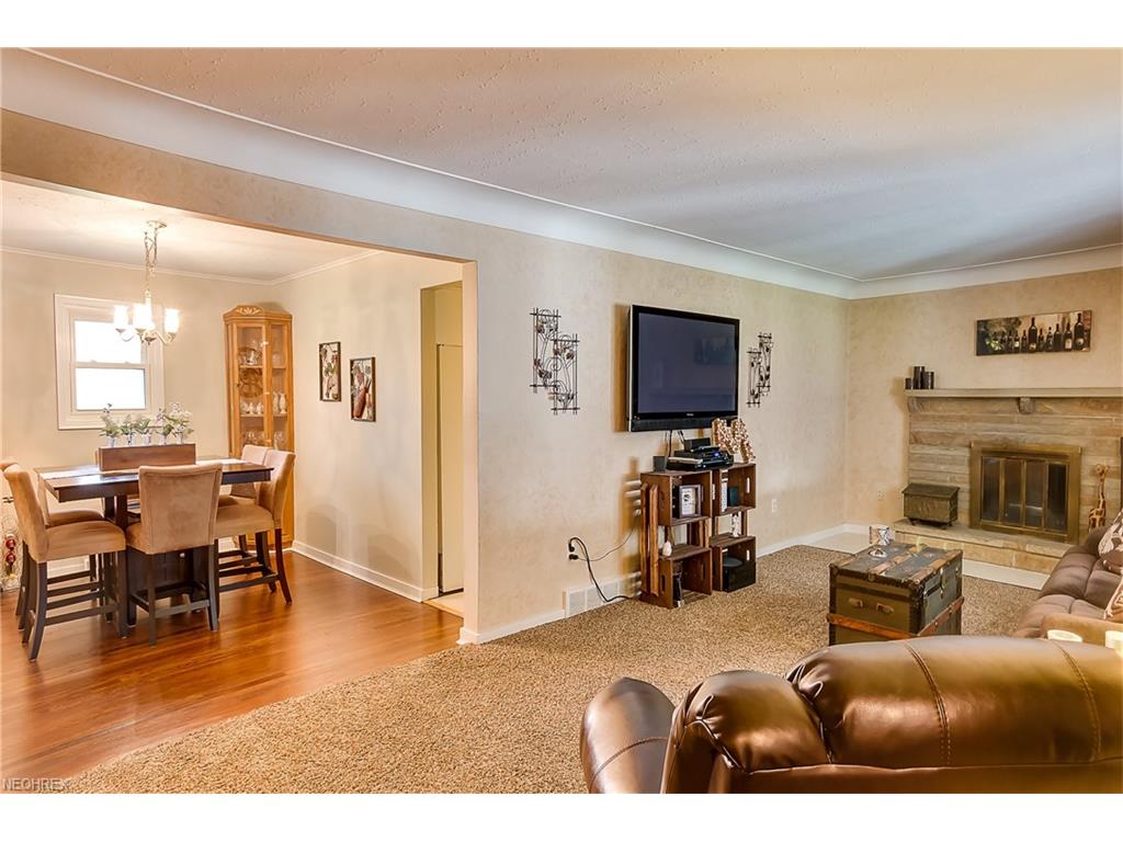 12792 Sperry Rd, Chesterland, OH 44026