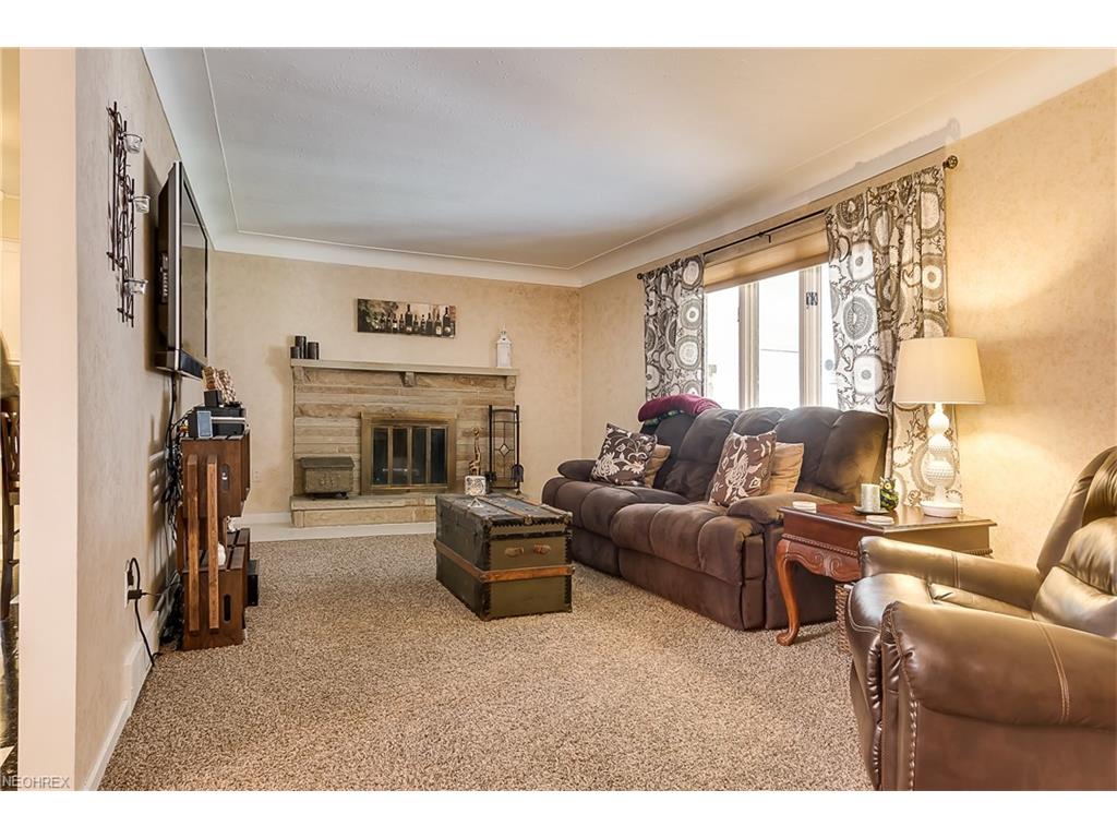 12792 Sperry Rd, Chesterland, OH 44026