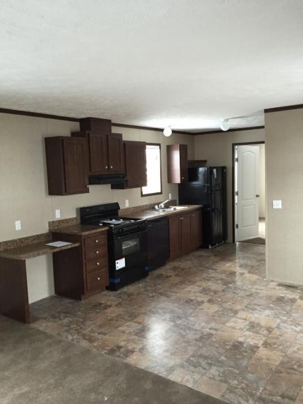 Colonial Oaks 162 Delaware CircleElyria, OH 44035