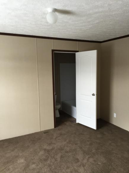 Colonial Oaks 162 Delaware CircleElyria, OH 44035