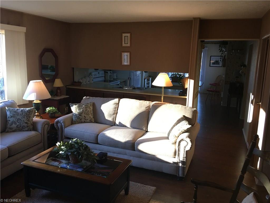 5847 Hickory Trl, North Ridgeville, OH 44039