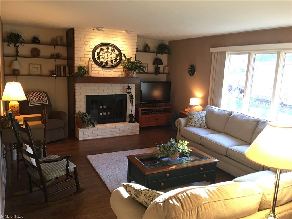 5847 Hickory Trl, North Ridgeville, OH 44039