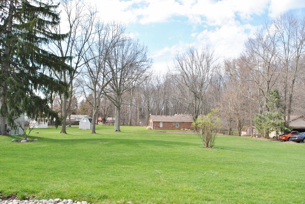 32588 Chestnut Ridge Rd., North Ridgeville, OH 44039