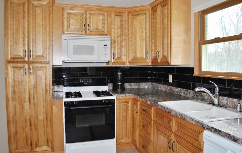 32588 Chestnut Ridge Rd., North Ridgeville, OH 44039